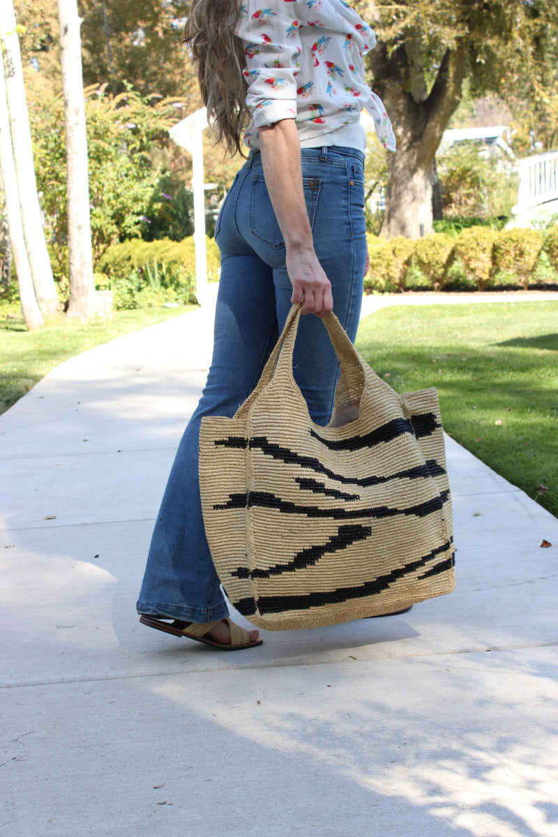 Mamie XL Crochet Straw Basket Handbag: Natural Zebra Stripe