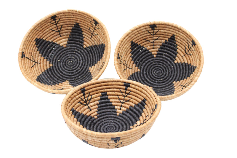 Amara Raffia Straw Basket- Set of 3 : Black with Nat Flower