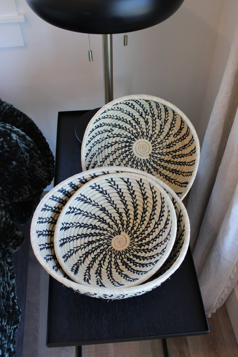 Amara Raffia Straw Basket- Set of 3 : Black with Nat Flower